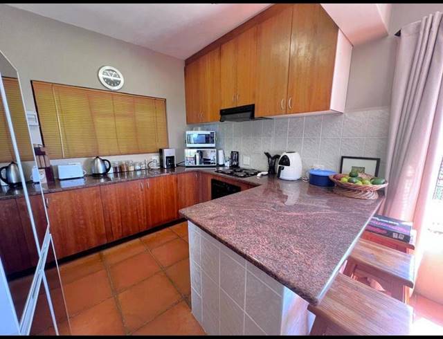 4 BEDROOM HOUSE FOR SALE IN PALM BEACH